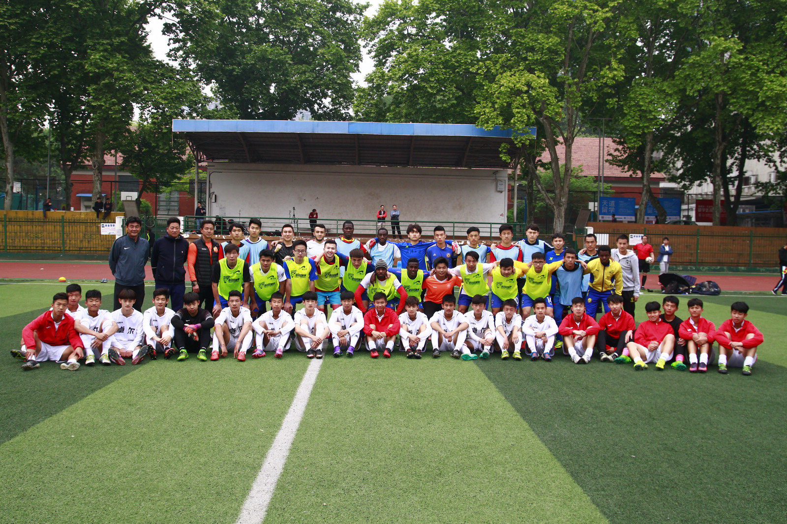 武汉大学足球队与卓尔U16队友谊赛实况--武